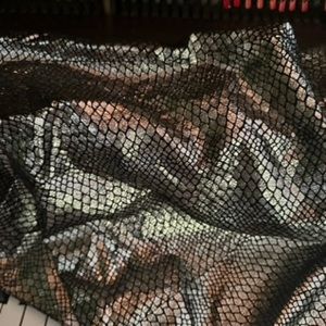 NWOT METALLIC SKIRT fishscale PLATINUM bodycon KNEELENGTH flare fishtail SIZE 6